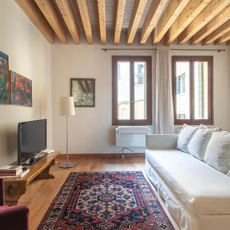 Calle Teatro Vecchio -