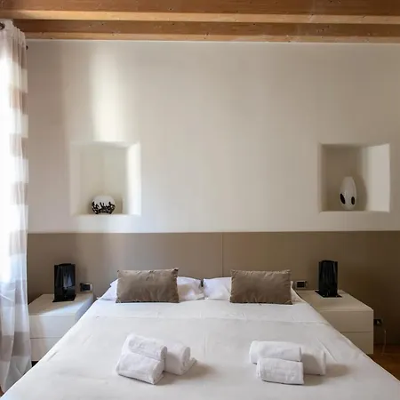 Calle Teatro Vecchio - Apartment Venice